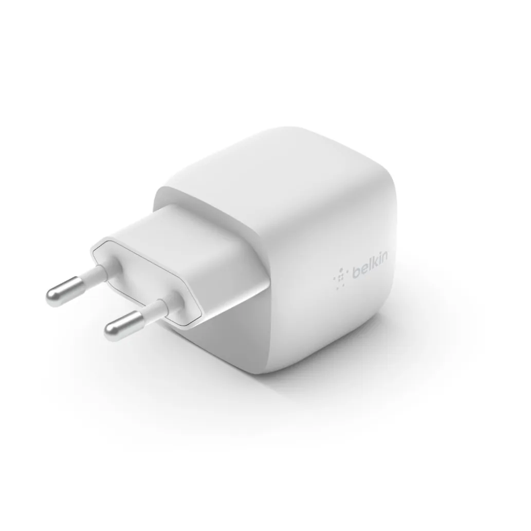 Napajalnik univerzalni Belkin USB-C 30W bel (WCH001vfWH) Napajalnik univerzalni Belkin USB-C 30W bel (WCH001vfWH)