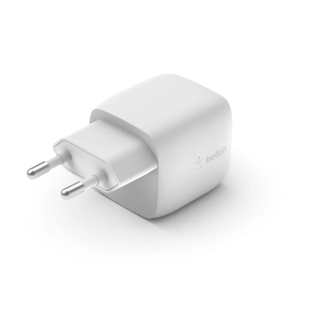 Napajalnik univerzalni Belkin USB-C 30W bel (WCH001vfWH) Napajalnik univerzalni Belkin USB-C 30W bel (WCH001vfWH)
